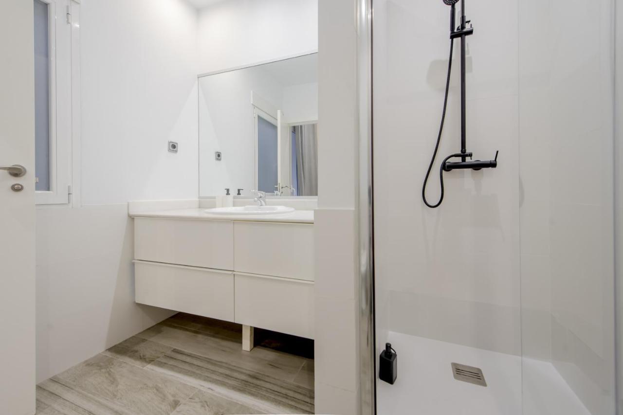 Cool/Soho Style Apt Para 9Pax C/Luciente Madrid Luaran gambar